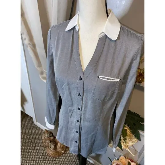 Express The Essential Shirt size Medium GUC Grey Black White Pinstripe Shirt - Picture 2 of 12